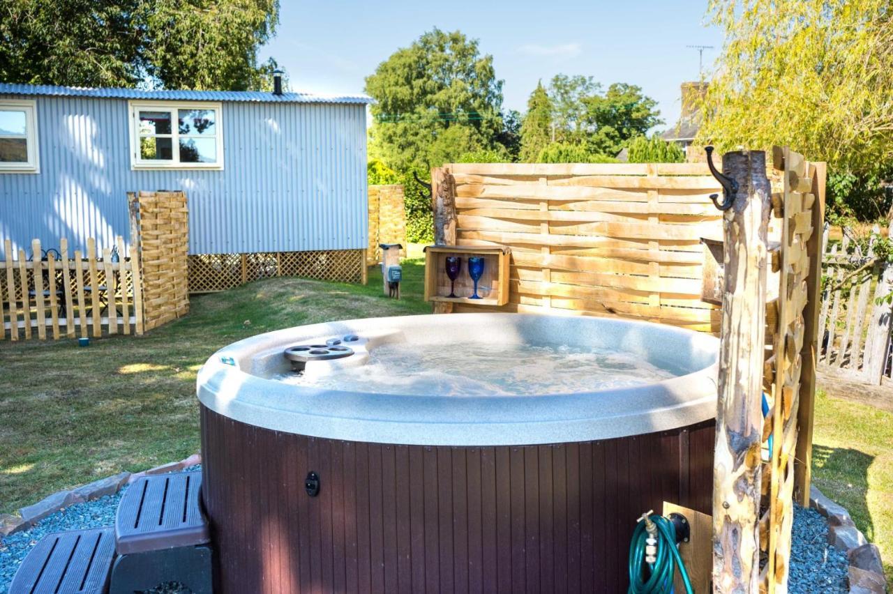 The Hideaway Hut - 1 Bed Shepherds Hut - Hereford Luaran gambar