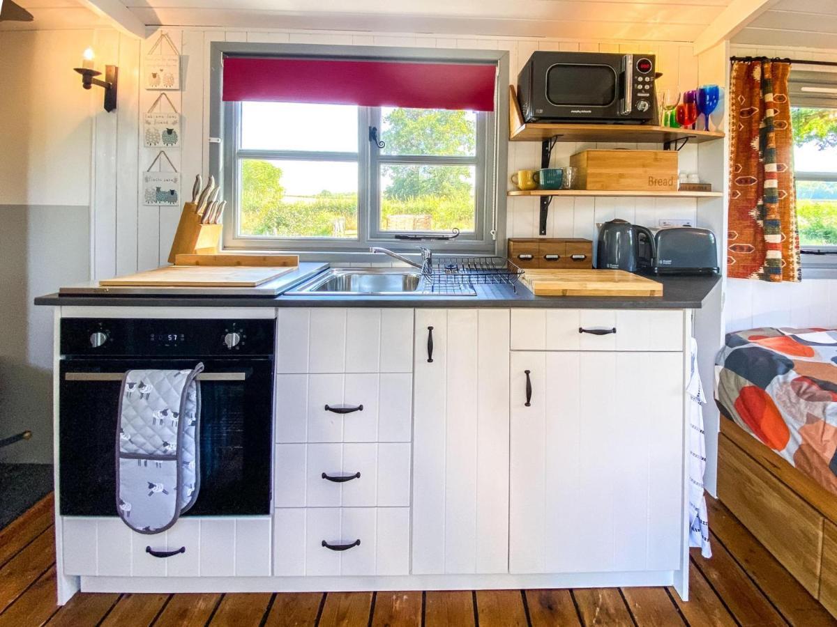 The Hideaway Hut - 1 Bed Shepherds Hut - Hereford Luaran gambar
