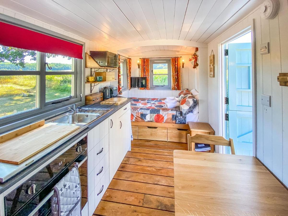The Hideaway Hut - 1 Bed Shepherds Hut - Hereford Luaran gambar