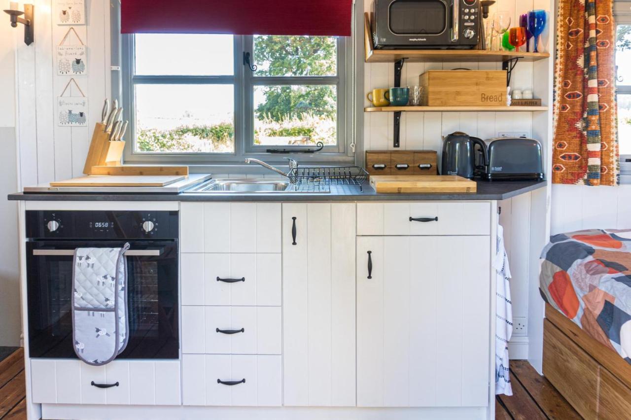 The Hideaway Hut - 1 Bed Shepherds Hut - Hereford Luaran gambar